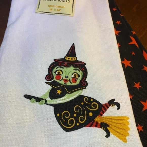 JOHANNA PARKER HALLOWEEN WITCH ON BROOM SET OF 2 KITCHEN TOWELS - Picture 4 of 5
